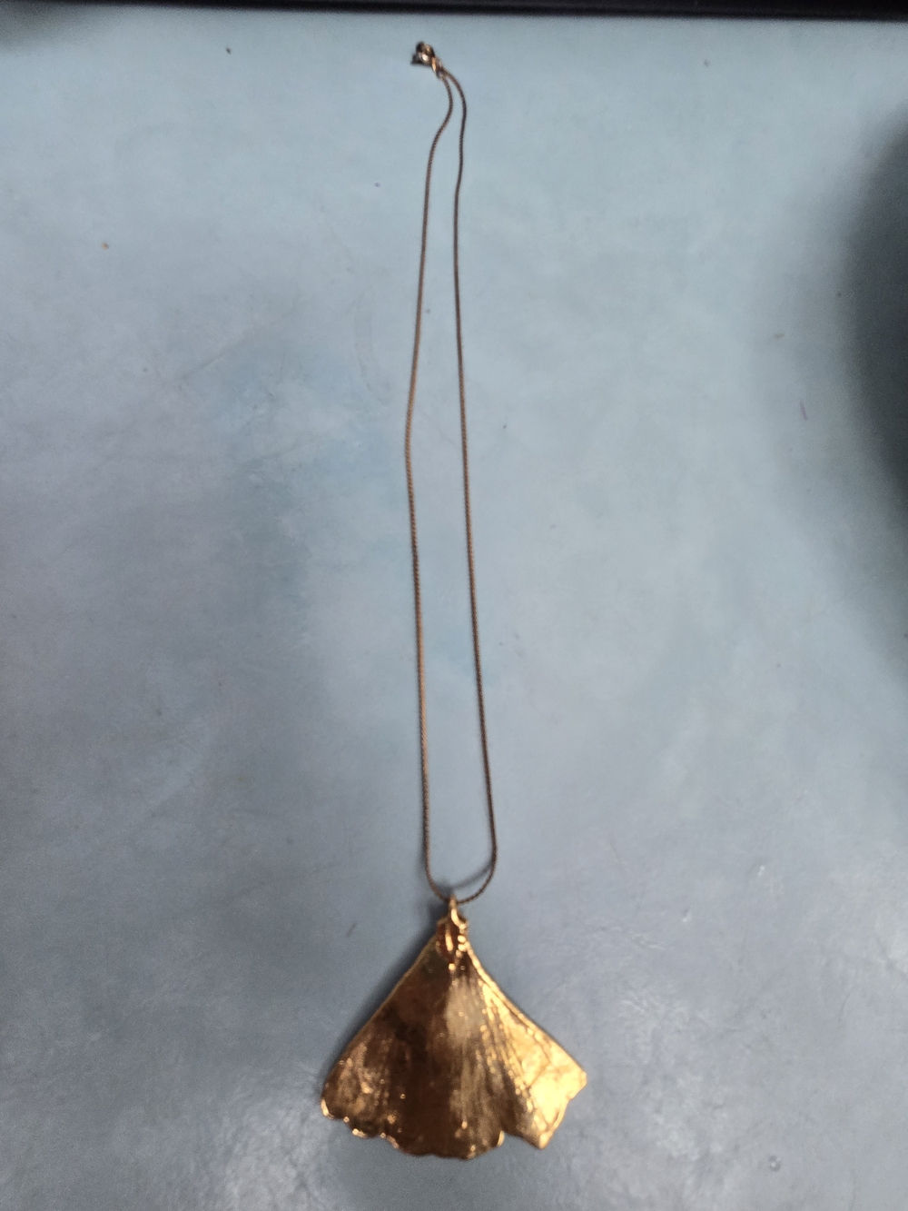 Source Unknown Gold Ginkgo Leaf Pendant Necklace